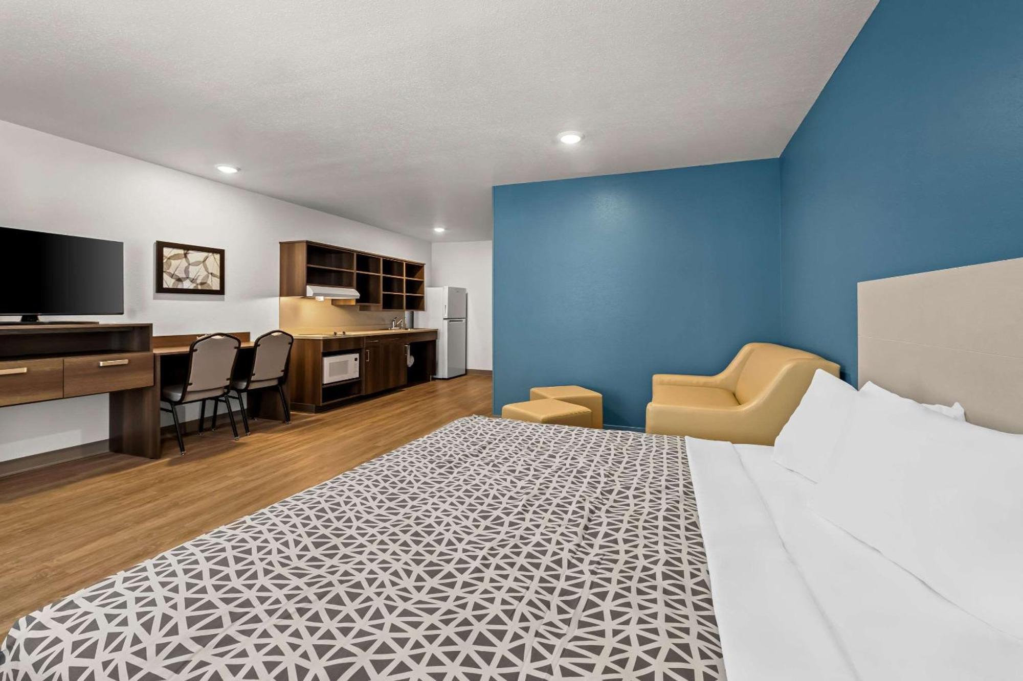 Woodspring Suites Loves Park - Rockford Екстериор снимка